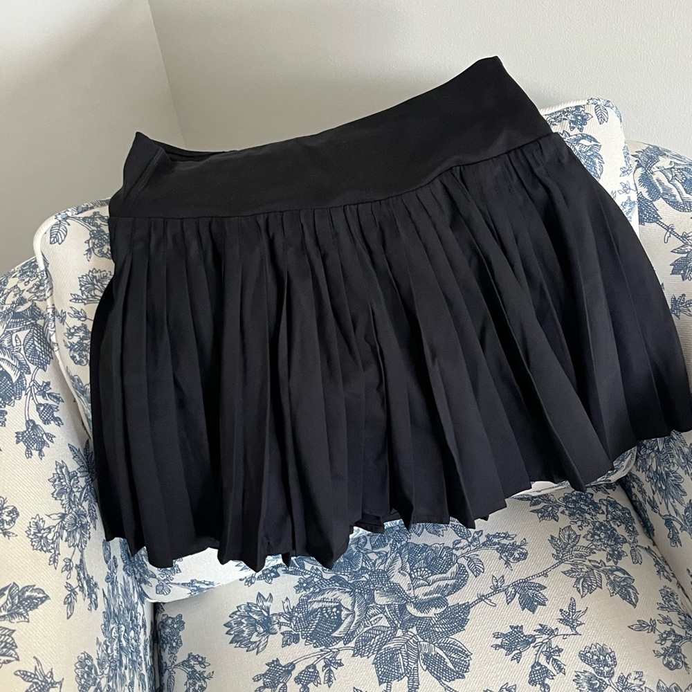 Elegant Black Pleated Skirt